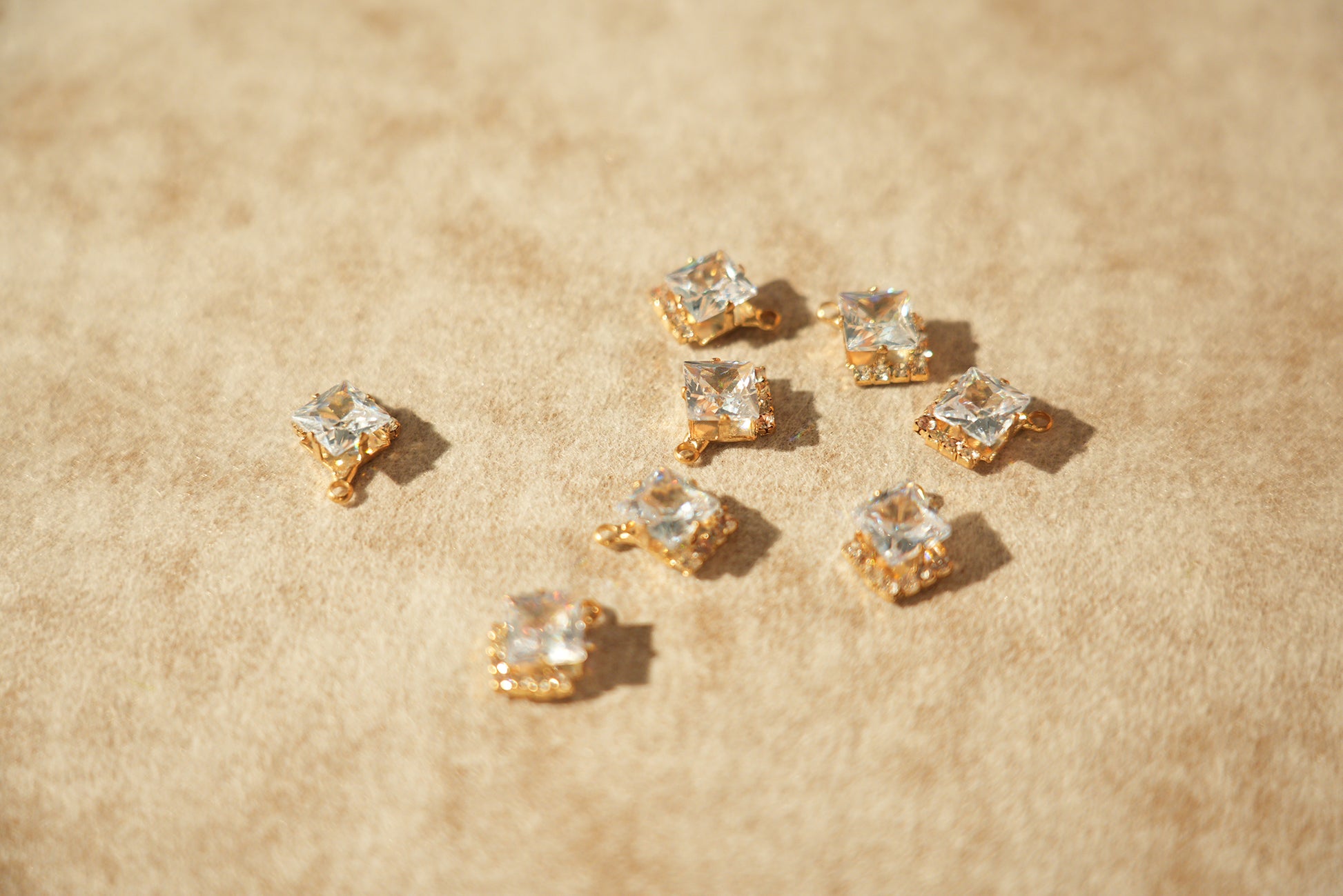 Jiliwa™ Rhinestones Round Pet Tag