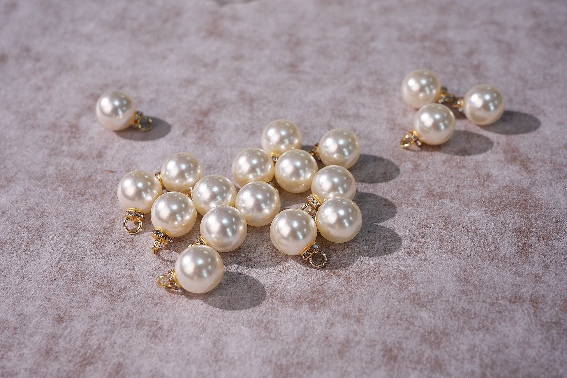 Jiliwa™ Pearl Round Pet Tag
