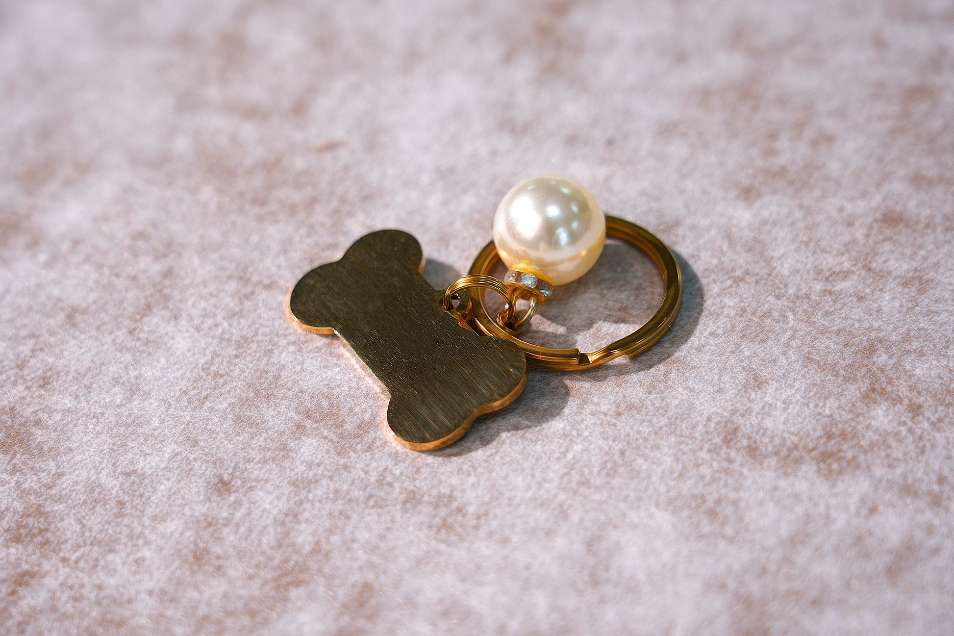 Jiliwa™ Pearl Bone Pet Tag