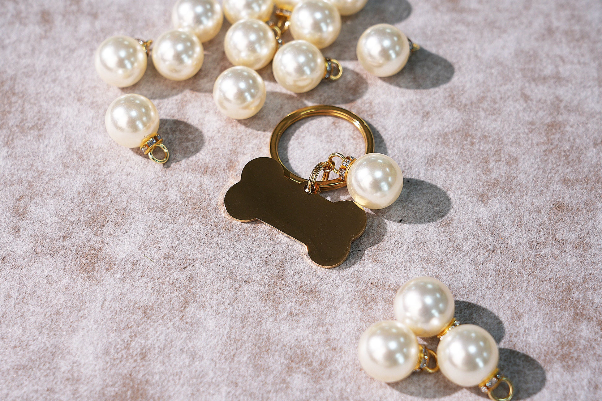 Jiliwa™ Pearl Bone Pet Tag